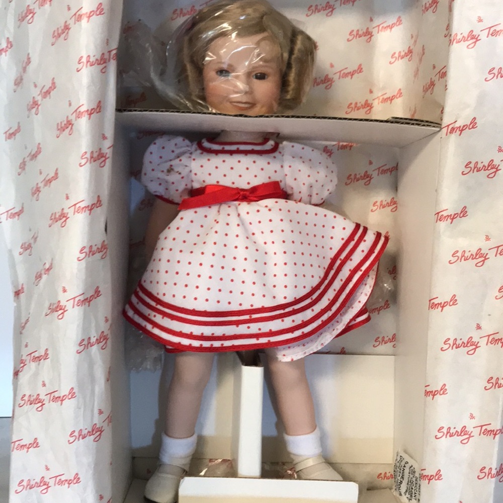 COLLECTIBLE DOLL
